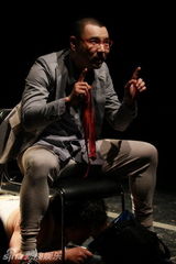 幻灯图：《冒险家》惹怒观众 陈明昊化解尴尬