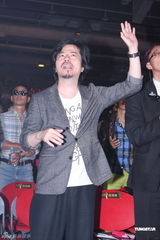 组图：孙耀威梁文音加盟不设限演唱会 推行宗教时尚