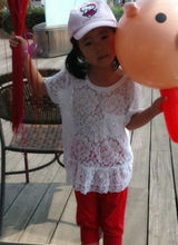 组图：54岁汤镇业4岁双胞胎女儿近照曝光