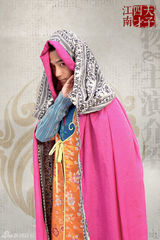 组图：《江南四大才子》首曝才子女装照