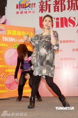 幻灯图：Twins备战个唱每日排舞7小时 阿Sa(蔡卓妍)拒谈续约