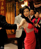 幻灯图：张萌秀美艳“神偷”造型 新剧演出偷天换日