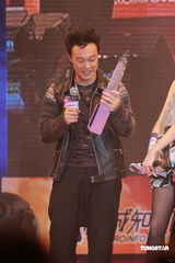 幻灯：新城劲爆颁奖礼落幕 陈奕迅容祖儿称王封后