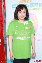 组图：苗侨伟望新剧大热 自曝与周丽淇有吻戏