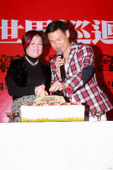 幻灯组图：张学友年底世界巡演 提早启动反击假新闻