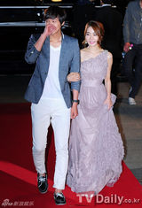 组图：韩星池贤宇刘仁娜甜蜜拍新剧再演穿越情