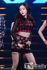 组图：韩团missA携新曲回归 女团齐秀腿拼性感