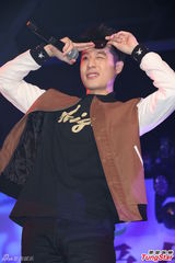 组图：宠女人公益演唱会 吴克群站台挺单亲妈妈