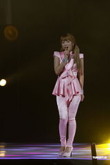 组图：昆凌时尚盛典走秀 Bigbang压轴助阵