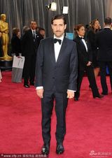 组图：杰森-施沃兹曼入场券遮脸搞怪