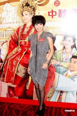 组图：佘诗曼等众星出席活动 坦言不在乎获奖