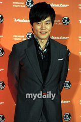 组图：李秉宪等出席汽车发布会 帅男靓女众星闪烁