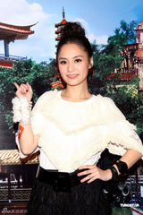 组图：阿娇回忆儿时温情往事 欲趁楼市高峰卖房