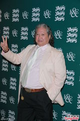 组图：洪金宝获胜拉头马 彭于晏现身支持带好运