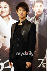 组图：车秀妍Fany悉数亮相 宣传新剧《暴风的恋人》