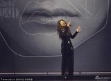 组图：洛德获国际女歌手奖 现场表演暗黑气质
