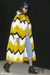 组图：孔孝真瑞雨等众星捧场首尔时装周