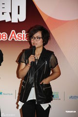 组图：SJ-M香港宣传引疯狂 容祖儿否认和何韵诗传言