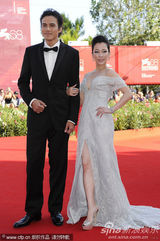 组图：《赛德克-巴莱》首映 徐若瑄露背礼服性感