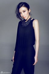 组图：林薇琪梦幻剪影写真妩媚动人