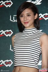 组图：葛仲珊嘻哈上阵 豆花妹夜店初体验