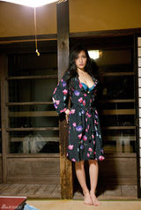 高清组图：久纱野水萌性感写真 大展婀娜体态