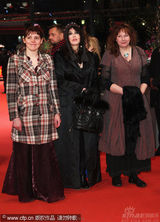 幻灯图集：《猛犸象》首映 阿佳妮少女范儿现身