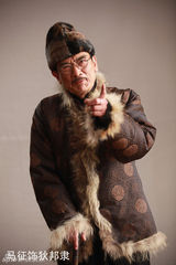 幻灯图：抗战传奇《桥隆飙》曝定妆 邢佳栋饰演义匪