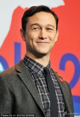 组图：电影《唐璜之瘾》发布会 囧瑟夫变身导演