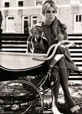 高清组图：英国名模艾比-克兰茜黑白写真烟熏妆
