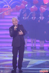 组图：众星助阵TVB慈善 巫启贤为马航乘客祈祷