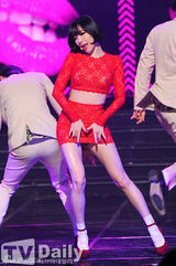 组图：昭宥郑基高MCD夺冠 宣美回归再跳光脚舞