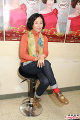 组图：汪明荃荣获演艺人大奖 力挺TVB全民投票