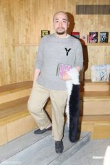 组图：黄伟文出任时装买手 徐濠萦到场助阵