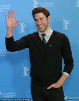 组图：《应许之地》发布会 马特-达蒙人气高