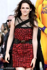 高清组图：《暮城之光》男女主角亮相颁奖礼 俊男配美女