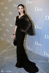 组图：张曼玉章子怡那英寒冬竞艳低调奢华