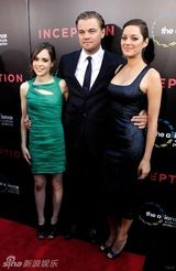 幻灯：《盗梦空间》洛杉矶首映 莱昂纳多左拥右抱