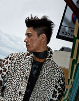 组图：陈坤登杂志开年封面 反观自我再出发