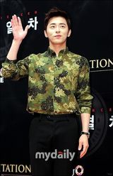 组图：李秉宪金秀贤等出席《雪国列车》首映