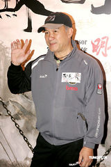 幻灯：《苏乞儿》香港首映 醉拳街舞表演向八爷致敬