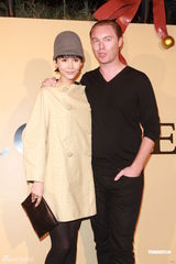 组图：李嘉欣等众女星贵气亮相 出席时装发布会