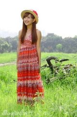 组图：包文婧花裙秀清新 《画壁》获陈嘉上钦点