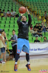 组图：方力申张继聪出席慈善篮球赛