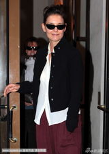 组图：苏瑞撒娇缠老爸 阿汤哥幸福洋溢给女儿当保镖