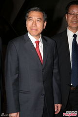 组图：钟景辉热爱演艺不退休 古明华获万元金牌