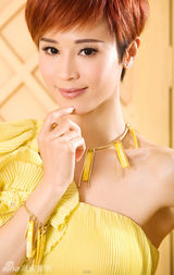 组图：石小群生日写真曝光优雅气质淋漓尽现