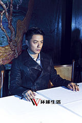 组图：段奕宏登时尚封面  气势十足彰显男人魅力