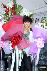 组图：何韵诗台北签售专辑 欲定居台湾得罪香港歌迷