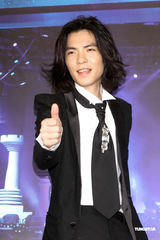 高清：萧敬腾推出“洛克先生”演唱会DVD